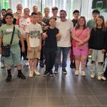 La colonie de vacances, ce sera sans téléphone pour ces vingt ados